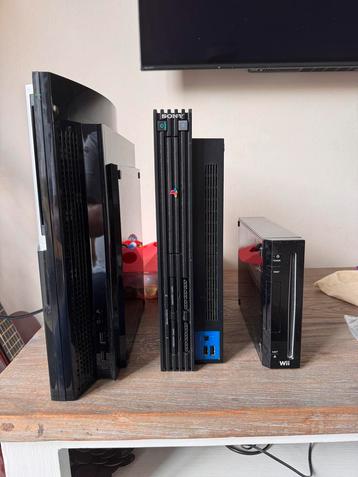 Sony PS3 PS2 en Wii met games en toebehoren beschikbaar voor biedingen