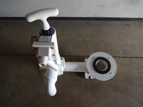 Pomp + voet voor een marine toilet, Watersport en Boten, Accessoires en Onderhoud, Nieuw, Ophalen