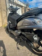 Sym Fiddle 2 met windscherm en tucano beenkleed, Fietsen en Brommers, Scooters | SYM, Ophalen, Gebruikt, Maximaal 45 km/u, Benzine