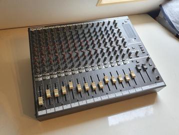 Behringer eurorack MX2804 voor onderdelen of reparatie beschikbaar voor biedingen