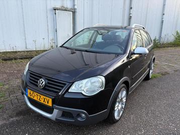 Volkswagen Polo 1.6 77KW Cross 2007 Zwart beschikbaar voor biedingen