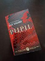 Julie Kagawa - pupil NL, Ophalen of Verzenden, Zo goed als nieuw