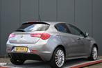 Alfa Romeo Giulietta 1.4 Turbo MultiAir Super automaat, Auto's, Alfa Romeo, 65 €/maand, Stof, 4 cilinders, Origineel Nederlands