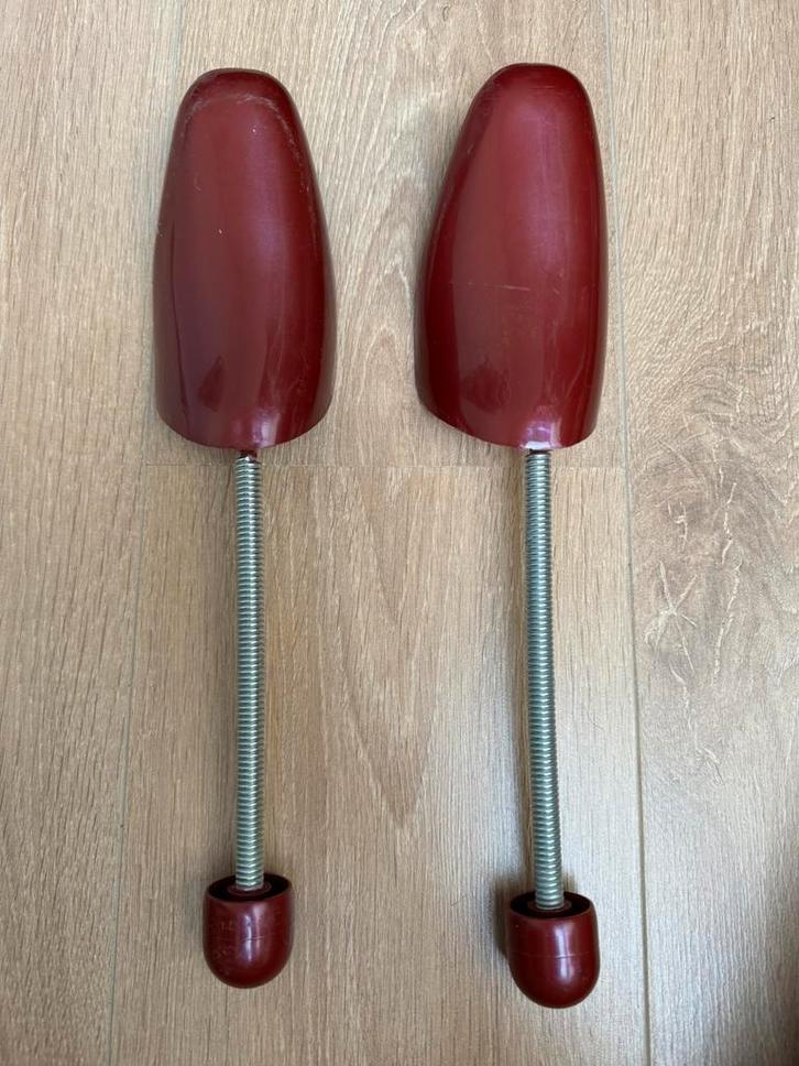 Schoenspanners rood kunstof, Kleding | Dames, Schoenen, Gedragen, Rood, Ophalen of Verzenden