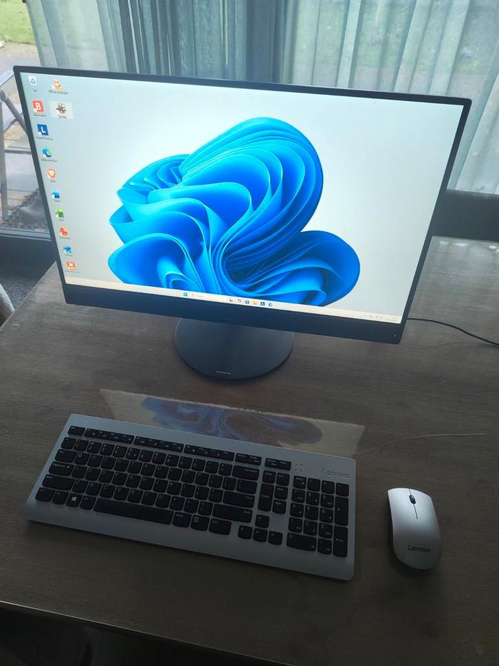 24" Lenovo AIO 730S-24IKB all in one (i5-8250U/16GB/256GB), Computers en Software, Desktop Pc's, Refurbished, 3 tot 4 Ghz, SSD