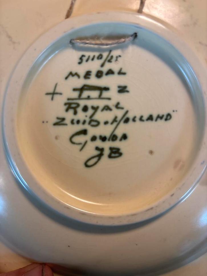 Royal Zuid-Holland Sierbord, Antiek en Kunst, Antiek | Wandborden en Tegels, Ophalen of Verzenden