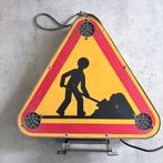 Heel Oud Driehoekig Verkeersbord met Verlichting, Verzenden