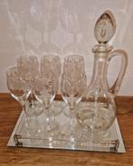 Karaf met wijnglazen en stolp, Huis en Inrichting, Woonaccessoires | Stolpen, Ophalen, Zo goed als nieuw