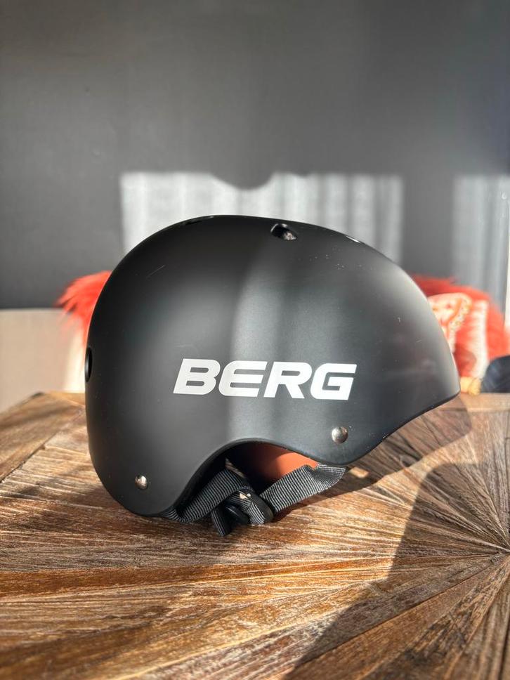 BERG Helm kind maat S (48-52 cm), Fietsen en Brommers, Fietsaccessoires | Fietshelmen, Zo goed als nieuw, Jongen of Meisje, S