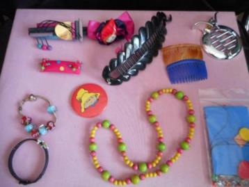 Kindersieraden - haarspeldjes / oorbelletjes / armbandjes beschikbaar voor biedingen