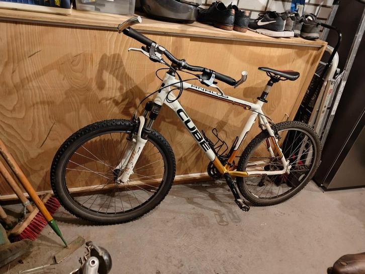 CUBE Analog Mountain Bike – 26” hardtail – Shimano Deore, Fietsen en Brommers, Fietsen | Mountainbikes en ATB, Gebruikt, Heren