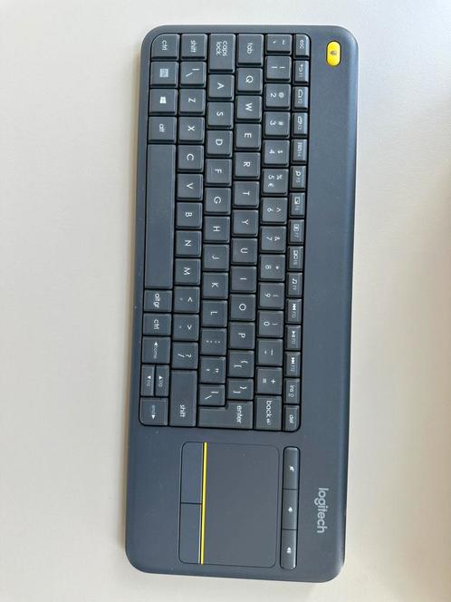 Logitech K400 Plus Draadloos Toetsenbord met Touchpad, Computers en Software, Toetsenborden, Zo goed als nieuw, Qwerty, Draadloos