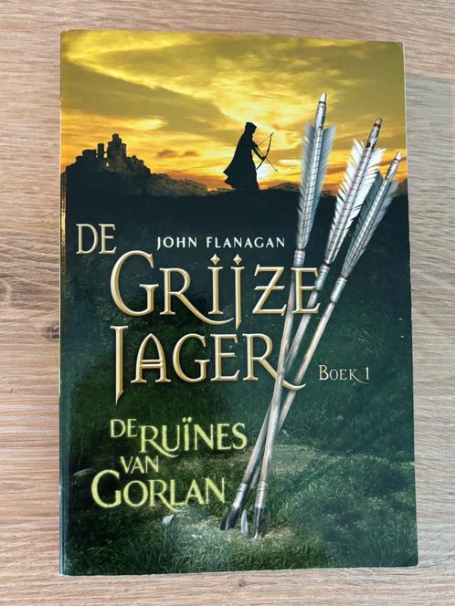John Flanagan - De ruïnes van Gorlan, Boeken, Kinderboeken | Jeugd | 10 tot 12 jaar, Zo goed als nieuw, Ophalen of Verzenden