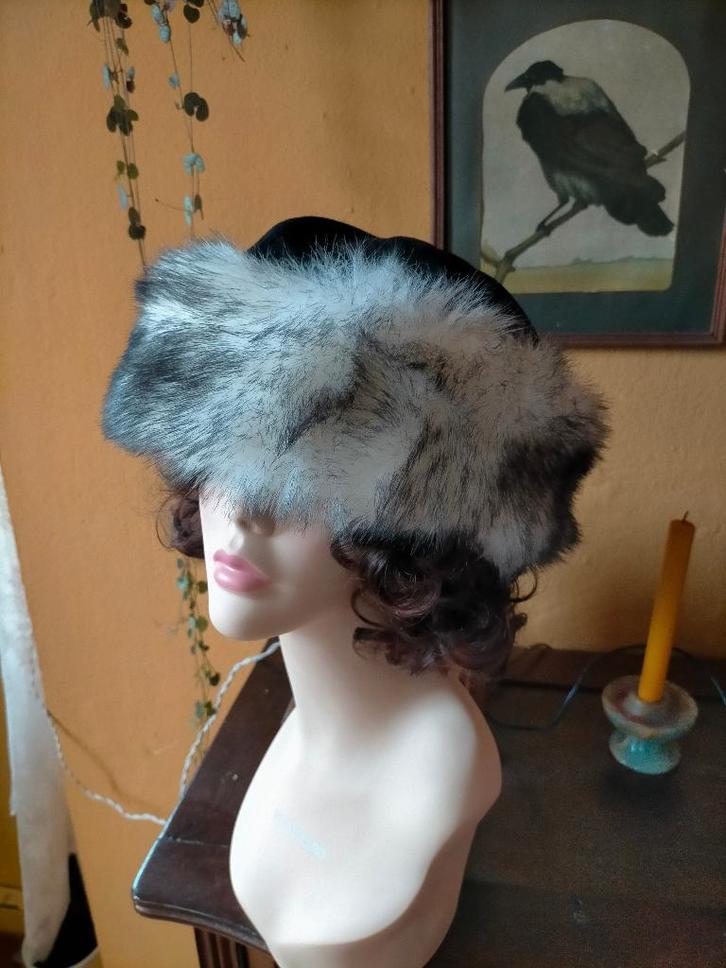 Mooie muts met brede bont rand bontmuts Plonka Polen, Kleding | Dames, Mutsen, Sjaals en Handschoenen, Zo goed als nieuw, Muts