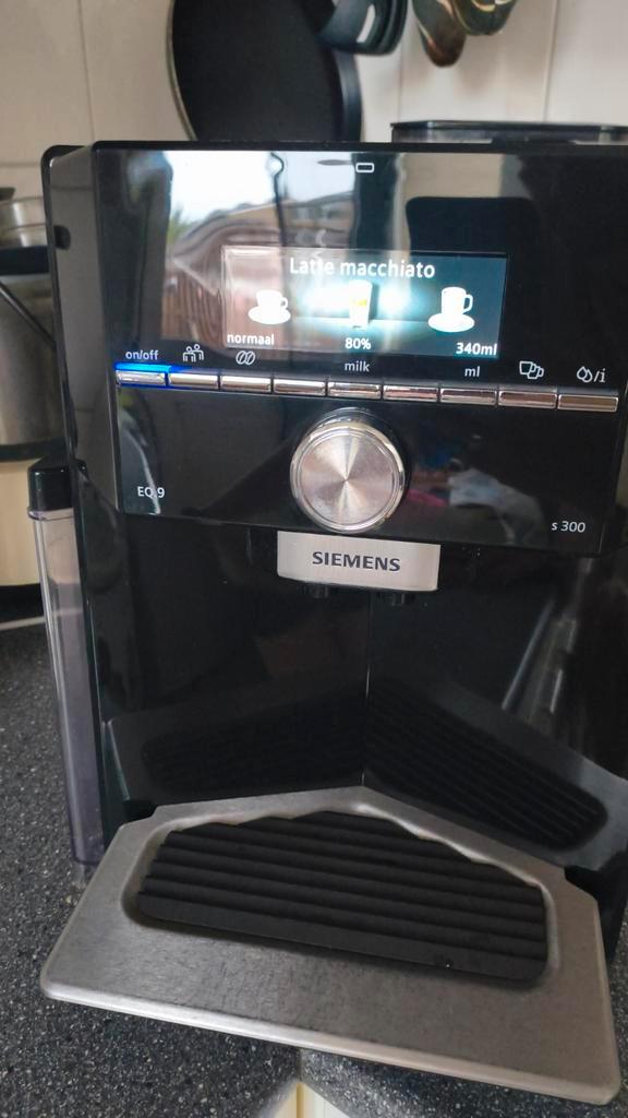 Siemens EQ.9 S300 Koffiemachine, Witgoed en Apparatuur, Koffiezetapparaten, Gebruikt, Koffiebonen, Espresso apparaat, Afneembaar waterreservoir