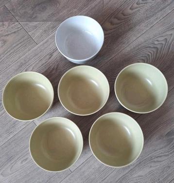 5 zachtgroene kommen van Ikea beschikbaar voor biedingen