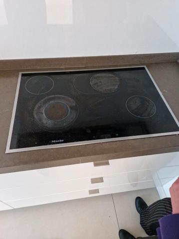 Miele keramische kookplaat.  beschikbaar voor biedingen