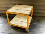 INDUSTRIELE SALONTAFEL BIJZETTAFEL met mooie patina, Ophalen, Gebruikt, 50 tot 100 cm, 50 tot 75 cm