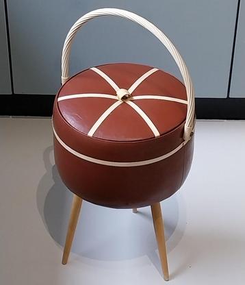 Vintage naaimand / naaitafel / opbergmand (bruin/wit) beschikbaar voor biedingen
