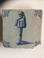 antieke tegel 1620 van Tegelfabriek Tichelaar uit Makkum, Antiek en Kunst, Curiosa en Brocante, Ophalen of Verzenden