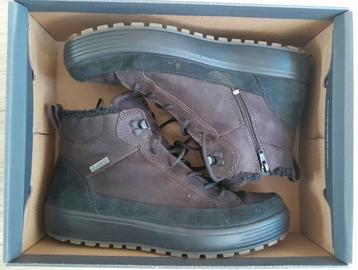 Heren schoenen voor de winter beschikbaar voor biedingen
