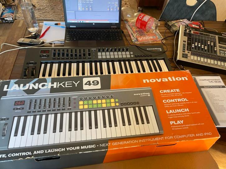 Novation Launchkey 49 MIDI Keyboard Controller, Muziek en Instrumenten, Keyboards, Gebruikt, 49 toetsen, Overige merken, Aanslaggevoelig