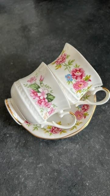 Set prachtige kop en schotel: Royal Ascot, Antiek en Kunst, Antiek | Servies los, Ophalen of Verzenden