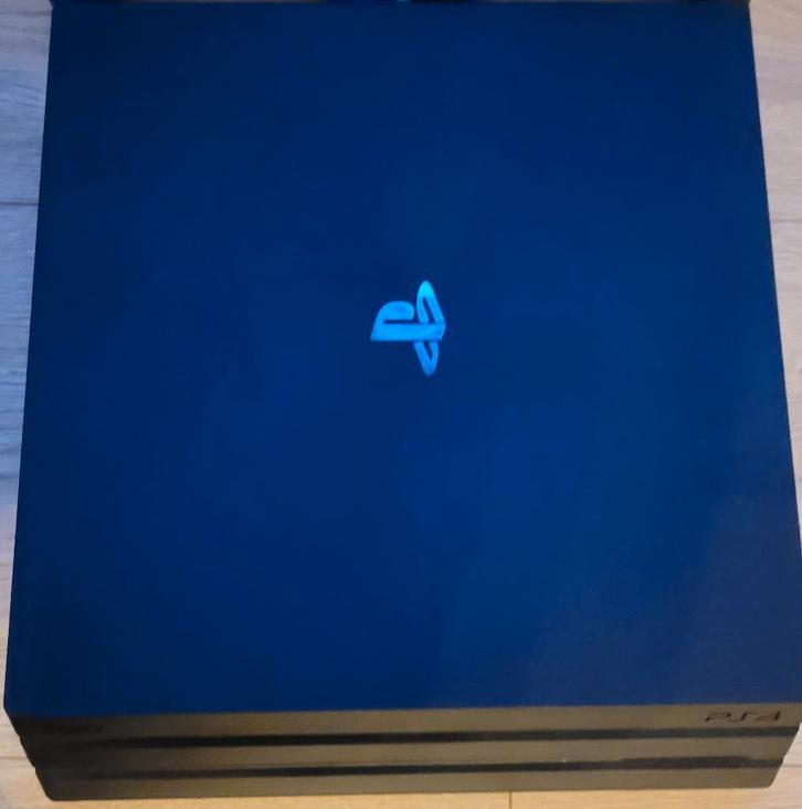 playstation 4 - met spelletjes, Spelcomputers en Games, Spelcomputers | Sony PlayStation 4, Zo goed als nieuw, Slim, 1 TB, Met 1 controller