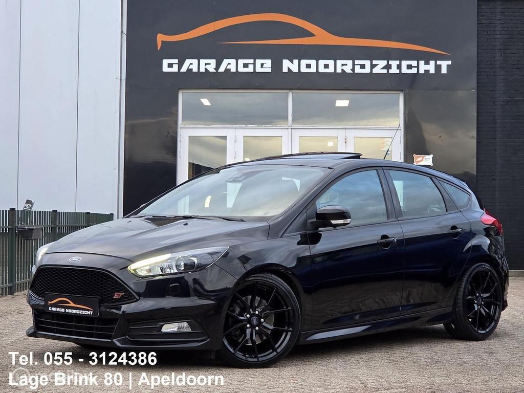 Ford Focus 2.0 ST-3 250PK SCHUIFDAK|XENON-LED|NAVIGATIE|ECC/, Auto's, Ford, 15 km/l, Gebruikt, 4 cilinders, 1337 kg