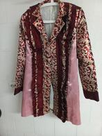 Mooie carnavalsjas bordeaux met roze 2 papegaaien op rugpand, Ophalen of Verzenden, Zo goed als nieuw, Maat 42/44 (L), Carnaval