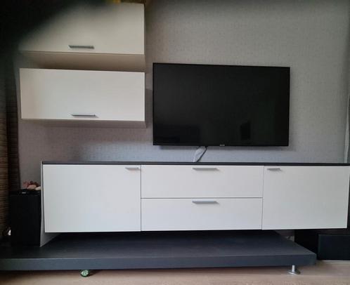 Mooi zwevend tv meubel dressoir INTERSTAR, Huis en Inrichting, Kasten | Dressoirs, Zo goed als nieuw, 200 cm of meer, 25 tot 50 cm