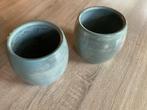 Twee mooie blauwe bloempotten, Ophalen, Rond, Zo goed als nieuw, Minder dan 25 cm