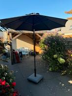 Parasol - Intratuin Trinidad - Grijs, Tuin en Terras, Parasols, Ophalen, Kantelbaar, 2 tot 3 meter, Zo goed als nieuw