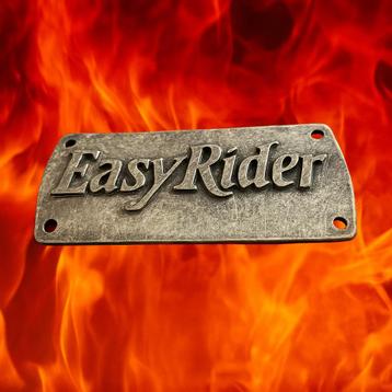 Metalen Plaatje "Easy Rider" – Gebogen, 9,4 x 5 cm (3 mm dik beschikbaar voor biedingen