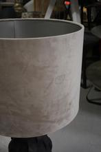 Prachtige zwarte tafellamp hout + velvet lampenkap champagne, Ophalen of Verzenden, Zo goed als nieuw, Stof, 50 tot 75 cm