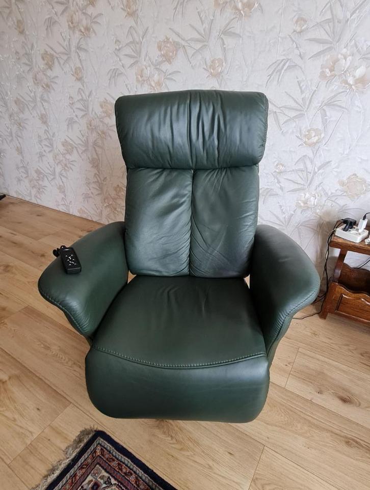 Sta-op stoel, electrisch  van Meubelzorg, Huis en Inrichting, Fauteuils, Zo goed als nieuw, Leer, 50 tot 75 cm, 75 tot 100 cm
