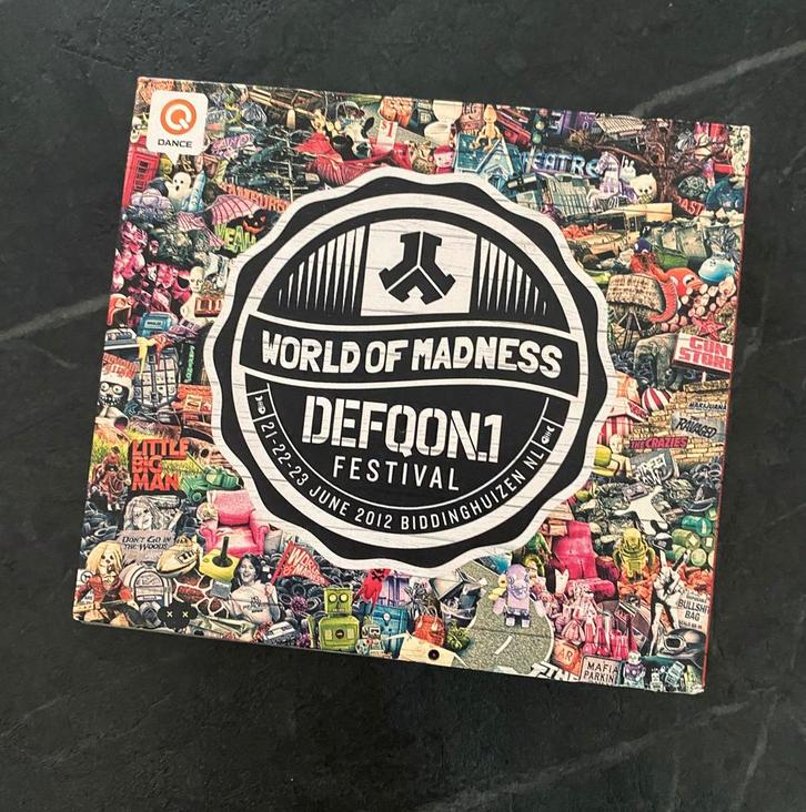 Defqon.1 Festival 2012 - World Of Madness (4x CD), Cd's en Dvd's, Cd's | Verzamelalbums, Zo goed als nieuw, Ophalen