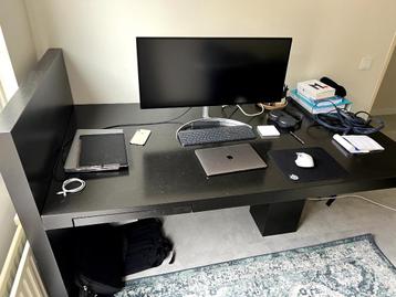 Stevige zwarte hardhouten werk-/vergadertafel 5,5 meter  beschikbaar voor biedingen