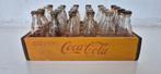 Vintage, houten, mini Coca-Cola kratje met glazen flesjes, Ophalen of Verzenden, Gebruikt, Overige typen