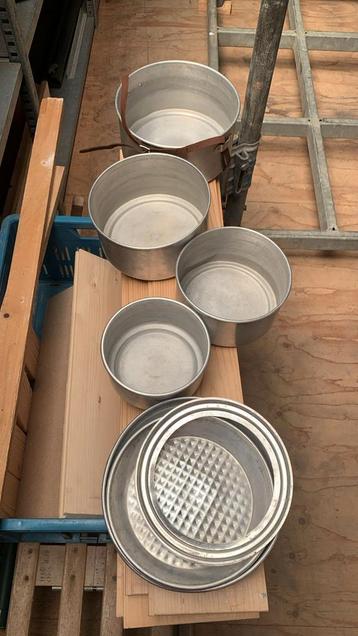 Pannenset camping beschikbaar voor biedingen