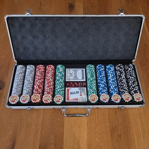 Luxe pokerset, inclusief 500 chips met waardeopdruk te koop!, Hobby en Vrije tijd, Gezelschapsspellen | Kaartspellen, Zo goed als nieuw