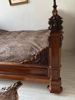 Antiek Muurbed met Houtsnijwerk, Ophalen