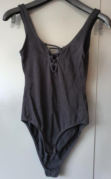 Leuke Zwarte Body - Maat S/36/8 - H&M - Goede Staat beschikbaar voor biedingen