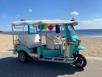 Wie wil deze winter onze TukTuk in uw showroom, ook te koop. beschikbaar voor biedingen