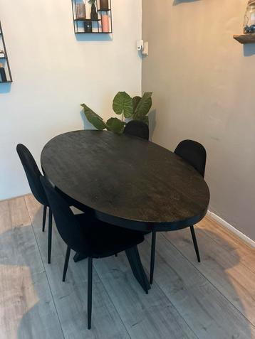 zwarte mangohouten eettafel