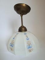 hanglamp messing mat glas bloem antiek rok blauw opaalglas, Minder dan 50 cm, Vintage, Ophalen of Verzenden, Zo goed als nieuw