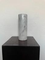 Vintage postmodern Carrara marmeren cylinder Vaas 1980s, Steen, Gebruikt, Overige kleuren, Ophalen of Verzenden