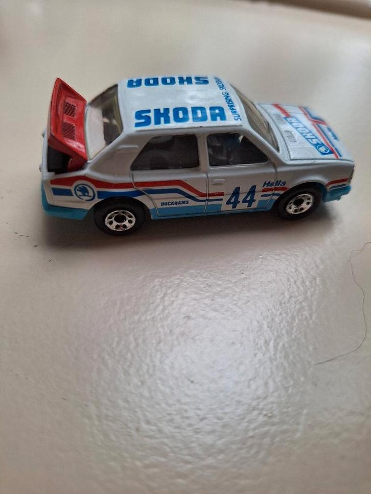 Matchbox skoda, Hobby en Vrije tijd, Modelauto's | 1:87, Zo goed als nieuw, Auto, Matchbox, Ophalen of Verzenden