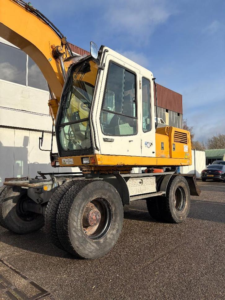 LIEBHERR 900 /HITACHI FH135 OVERSLAG, Zakelijke goederen, Machines en Bouw | Kranen en Graafmachines, Graafmachine, Ophalen of Verzenden