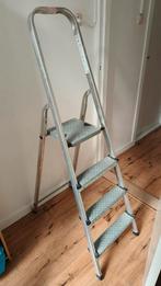 Stevige ladder 4 treden Leifheit, Doe-het-zelf en Verbouw, Gebruikt, Ophalen